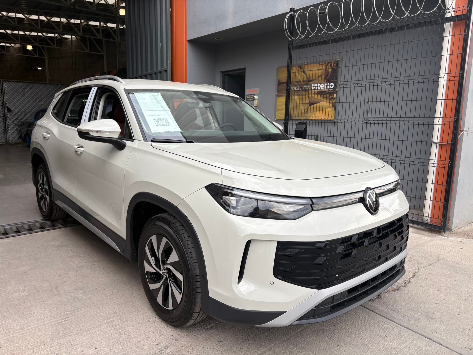 Volkswagen Tiguan — foto 1