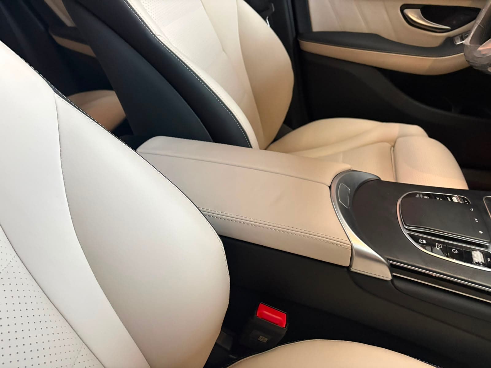 Mercedes-Benz GLC 300 e 2023 — foto 4