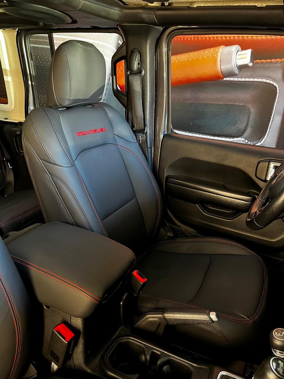 Jeep Wrangler Sport 4P 2021 — foto 2