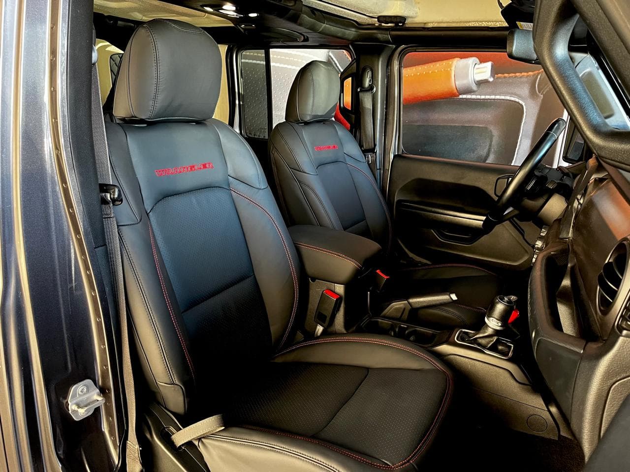 Jeep Wrangler Sport 4P 2021 — foto 3