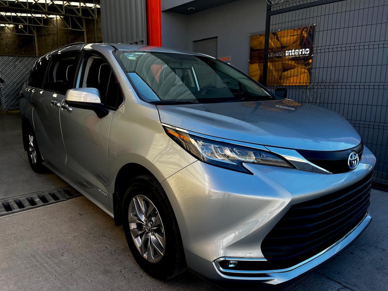 Toyota Sienna XLE 2023 — foto 1