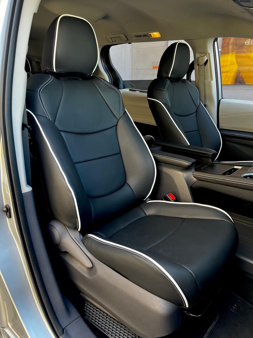Toyota Sienna XLE 2023 — foto 3